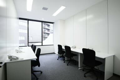 5名用個室_Room305(窓あり)