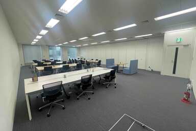 48名用窓側個室(モニター付き)