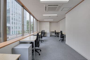 窓側5名個室(日当たり良好)