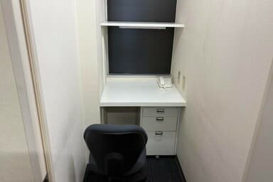 1名ブース(窓あり)