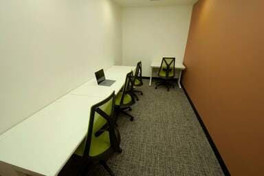 OFFICE-F(4名用個室)
