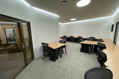 13名個室(オフサイト会員を別途13名追加可能)Gong