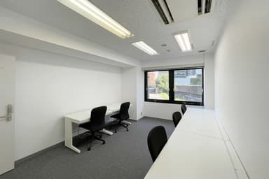 5名用個室_Room217 (窓あり)