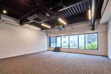 311号室(30名個室)